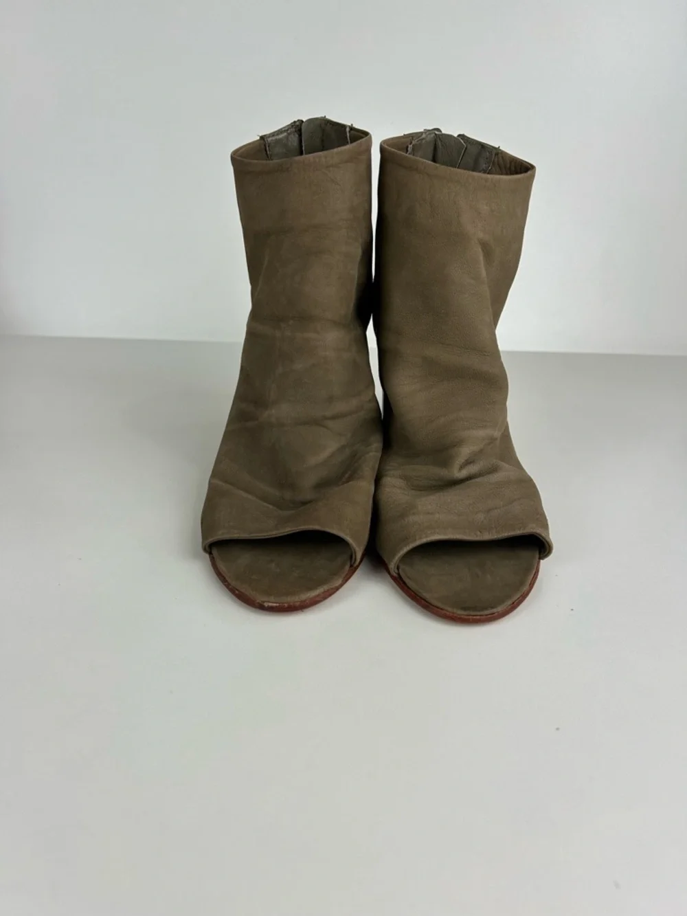 FREE PEOPLE CLEARWATER STACKED HEEL PEEP TOE ANKLE BOOT SIZE 38 TAUPE COLOR